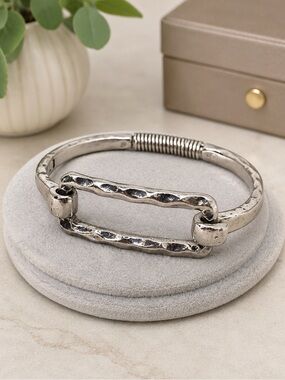 Pomina Silver Tone Hammered Link Bangle Bracelet (999/4)